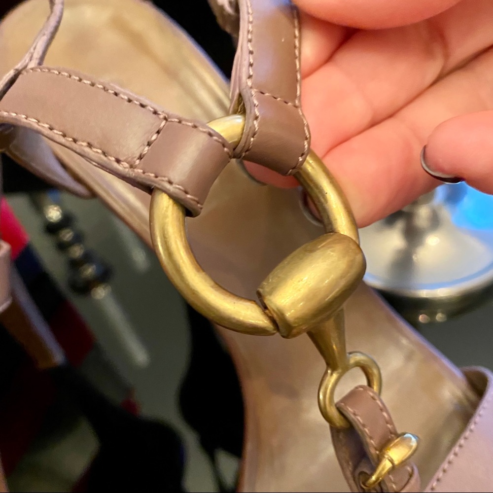 AUTH GUCCI TAN LEATHER PLATFORM W/ GOLD HORSEBIT - Picture 8 of 16